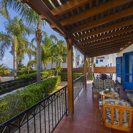 Villa Paros *